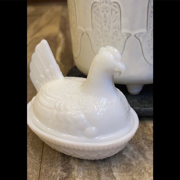 🎶 vintage milk glass little hen🎶 - Picture 17 of 17